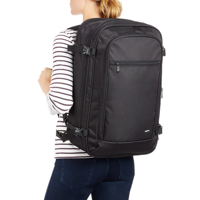 Amazon Basics 黑色隨身旅行背包｜商品實物照片2
